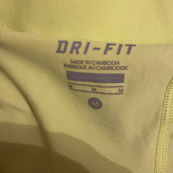 Nike size medium dri fit workout shorts - Picture 2 of 3